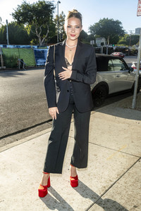 Emilia McCarthy und Terry Hu unterwegs in West Hollywood