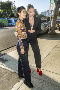 Emilia McCarthy und Terry Hu unterwegs in West Hollywood