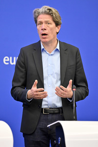 Pressekonferenz zum delegierten Taxonomie-Rechtsakt über Kernenergie und Gas im Europäischen Parlament in Straßburg