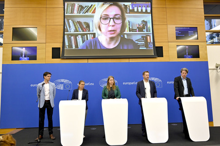 Pressekonferenz zum delegierten Taxonomie-Rechtsakt über Kernenergie und Gas im Europäischen Parlament in Straßburg