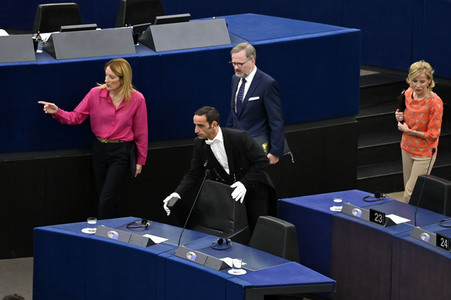 Petr Fiala stellt Prioritäten der tschechischen EU-Ratspräsidentschaft vor im EU-Parlament in Straßburg
