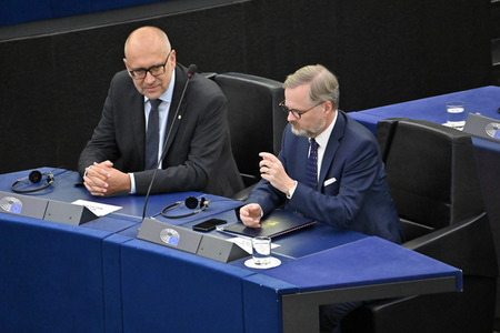 Petr Fiala stellt Prioritäten der tschechischen EU-Ratspräsidentschaft vor im EU-Parlament in Straßburg