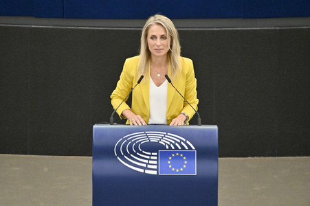 Petr Fiala stellt Prioritäten der tschechischen EU-Ratspräsidentschaft vor im EU-Parlament in Straßburg