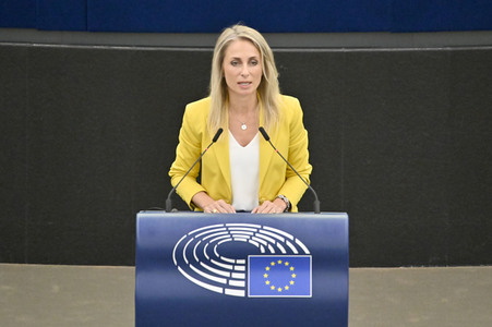 Petr Fiala stellt Prioritäten der tschechischen EU-Ratspräsidentschaft vor im EU-Parlament in Straßburg