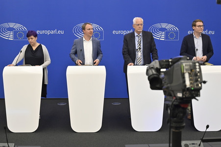 Pressekonferenz EU-Finanzierung für Ungarn gemäß der Rechtsstaatlichkeits-Konditionalitätsverordnung im EU-Parlament in Straßburg