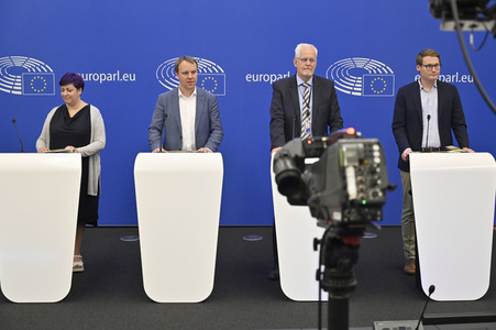 Pressekonferenz EU-Finanzierung für Ungarn gemäß der Rechtsstaatlichkeits-Konditionalitätsverordnung im EU-Parlament in Straßburg