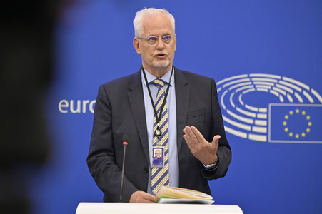 Pressekonferenz EU-Finanzierung für Ungarn gemäß der Rechtsstaatlichkeits-Konditionalitätsverordnung im EU-Parlament in Straßburg