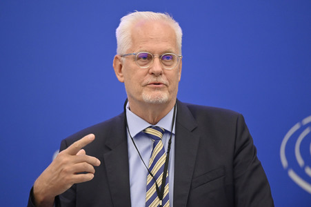 Pressekonferenz EU-Finanzierung für Ungarn gemäß der Rechtsstaatlichkeits-Konditionalitätsverordnung im EU-Parlament in Straßburg