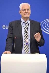 Pressekonferenz EU-Finanzierung für Ungarn gemäß der Rechtsstaatlichkeits-Konditionalitätsverordnung im EU-Parlament in Straßburg