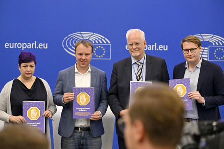 Pressekonferenz EU-Finanzierung für Ungarn gemäß der Rechtsstaatlichkeits-Konditionalitätsverordnung im EU-Parlament in Straßburg