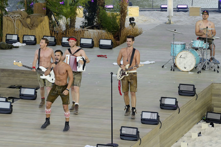 TV-Show 'Die große Schlagerstrandparty 2022 - Es geht wieder los!' in Gelsenkirchen