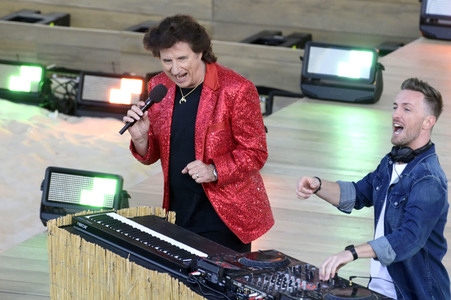 TV-Show 'Die große Schlagerstrandparty 2022 - Es geht wieder los!' in Gelsenkirchen