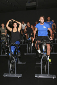 Launch des Cyclone und Rhythm Fitness-Programms in Hamburg