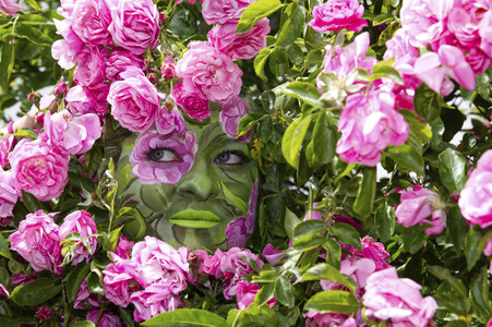 NATURE ART: Rosen / Roses Bodypainting