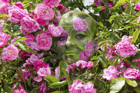 NATURE ART: Rosen / Roses Bodypainting