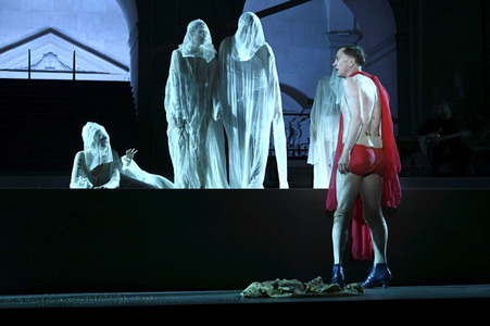 Theaterprobe 'Jedermann - Das Spiel vom Sterben des reichen Mannes' in Salzburg