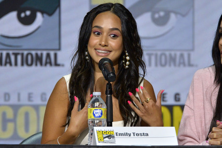 Podiumsgespräch 'Mayans M.C.', San Diego Comic-Con International 2022