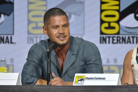 Podiumsgespräch 'Mayans M.C.', San Diego Comic-Con International 2022