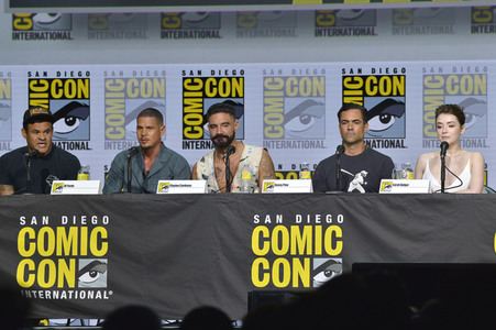 Podiumsgespräch 'Mayans M.C.', San Diego Comic-Con International 2022