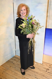 Theaterpremiere 'Bis zum Horizont, dann links!' in München
