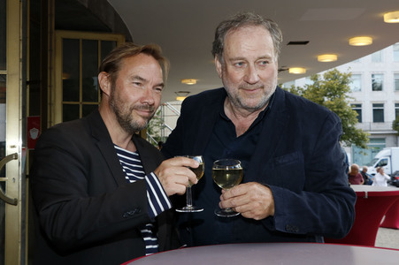Theaterpremiere 'Brauchen Sie 'ne Quittung' in Berlin