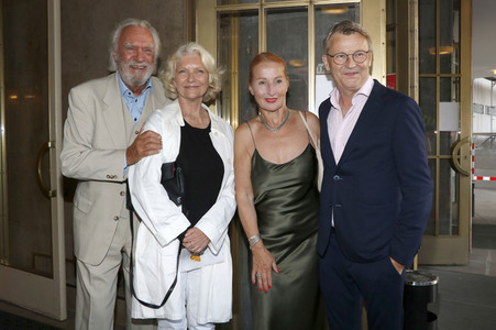 Theaterpremiere 'Brauchen Sie 'ne Quittung' in Berlin