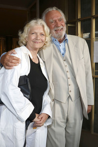 Theaterpremiere 'Brauchen Sie 'ne Quittung' in Berlin