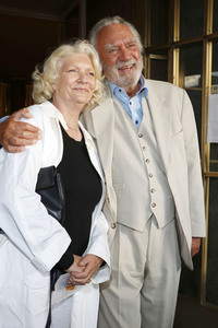 Theaterpremiere 'Brauchen Sie 'ne Quittung' in Berlin