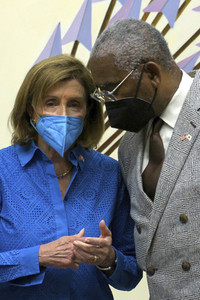 Pressekonferenz mit Nancy Pelosi in Tokio