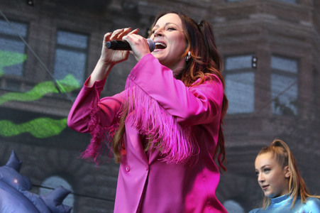Eröffnung vom CSD-Straßenfest in Hamburg