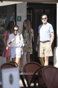 Stadtbummel der spanischen königlichen Familie in Palma de Mallorca