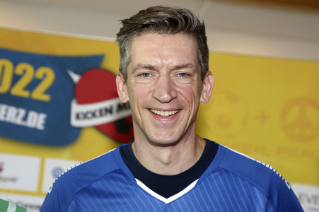 Pressekonferenz zum Benefiz-Fußballspiel 'Kicken mit Herz' 2022 in Hamburg