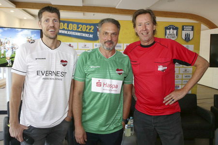 Pressekonferenz zum Benefiz-Fußballspiel 'Kicken mit Herz' 2022 in Hamburg