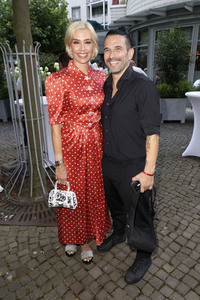 Casse-Croute Re-Opening Party in Hamburg