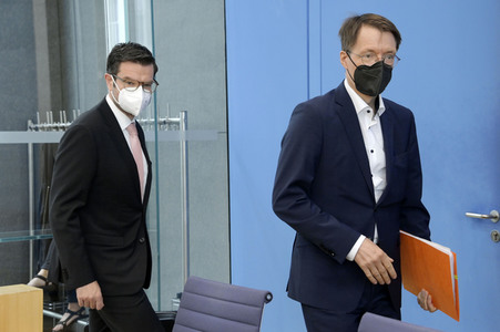 Bundespressekonferenz 'Das neue Infektionsschutzgesetz' in Berlin