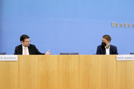 Bundespressekonferenz 'Das neue Infektionsschutzgesetz' in Berlin