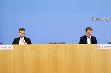 Bundespressekonferenz 'Das neue Infektionsschutzgesetz' in Berlin