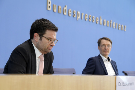 Bundespressekonferenz 'Das neue Infektionsschutzgesetz' in Berlin