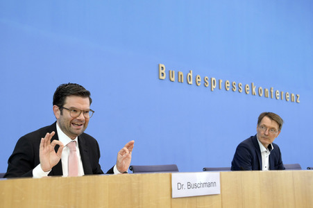 Bundespressekonferenz 'Das neue Infektionsschutzgesetz' in Berlin