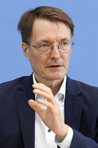 Bundespressekonferenz 'Das neue Infektionsschutzgesetz' in Berlin