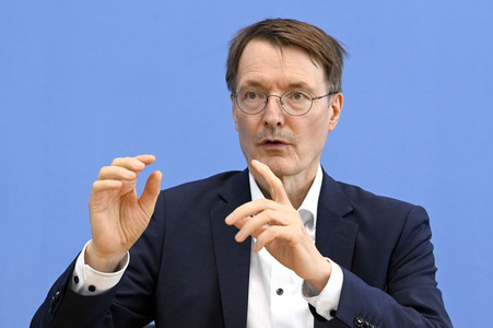 Bundespressekonferenz 'Das neue Infektionsschutzgesetz' in Berlin