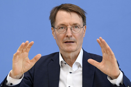 Bundespressekonferenz 'Das neue Infektionsschutzgesetz' in Berlin