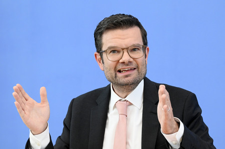 Bundespressekonferenz 'Das neue Infektionsschutzgesetz' in Berlin