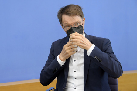 Bundespressekonferenz 'Das neue Infektionsschutzgesetz' in Berlin