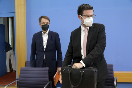 Bundespressekonferenz 'Das neue Infektionsschutzgesetz' in Berlin