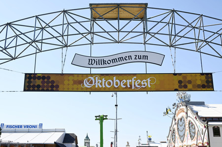 Präsentation des offiziellen Oktoberfest-Maßkrug 2022 in München