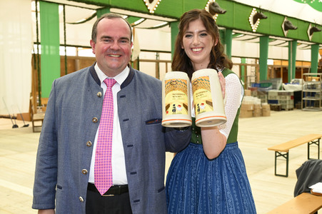 Präsentation des offiziellen Oktoberfest-Maßkrug 2022 in München