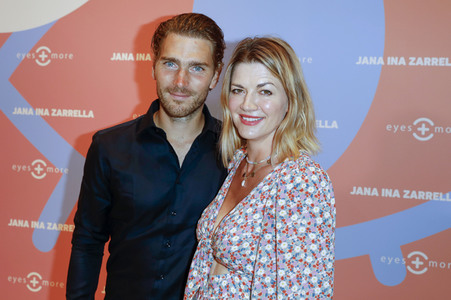 Launch der Brillenkollektion von Jana Ina Zarrella in Köln