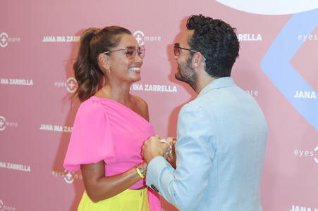 Launch der Brillenkollektion von Jana Ina Zarrella in Köln