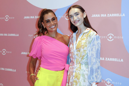 Launch der Brillenkollektion von Jana Ina Zarrella in Köln